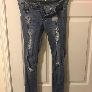 Special a ripped skinny jeans size 5!
